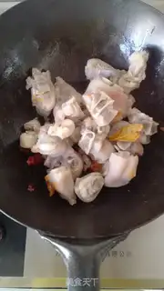 Make The private room is spicy pig hoof step 5