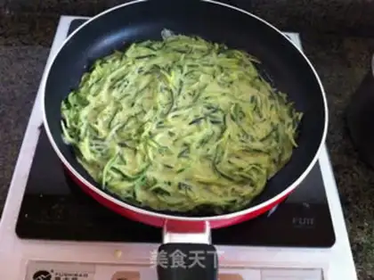 Make cucumber eggcake step 4