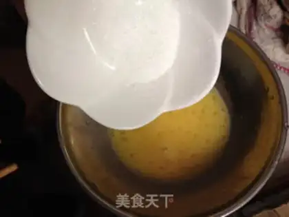 Make Sweet toast banana rolls step 5