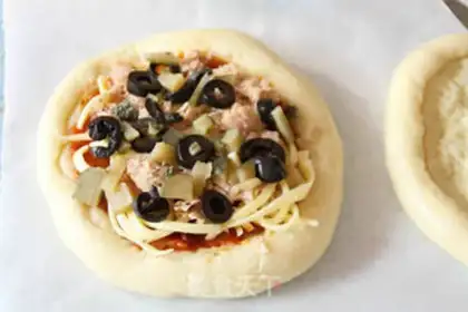 Make Triple cheese tuna pizza step 27
