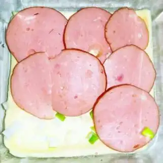 Make Ham eggs pie step 2