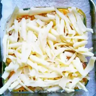 Make Ham eggs pie step 4
