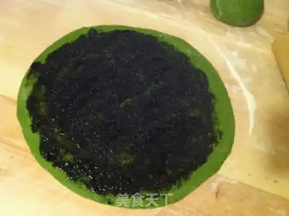 Make A spinach juice black sesame cake step 3