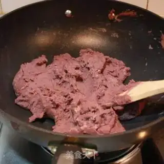 Make Flaming Bean Soup Round step 6