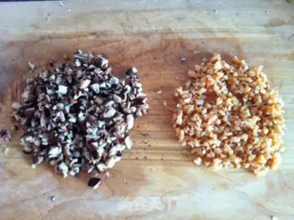 Make Spam of mushroom eggs and cabbage step 1