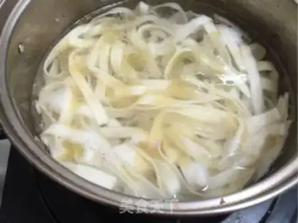 Make Hot dry noodles step 2