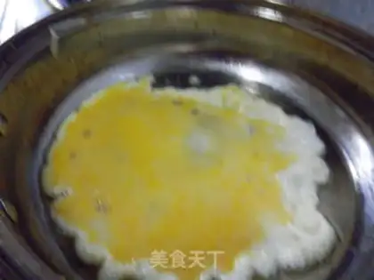 Make Scrambled eggs step 2