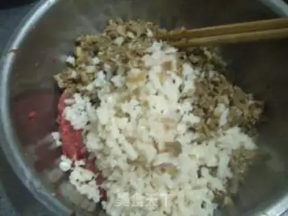 Make Cheese and roast beefballs step 3