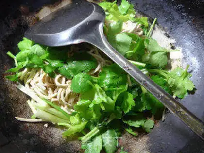 Make Celery makes thousands of silks step 3