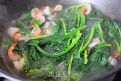 Make The shrimp spinach tower step 1