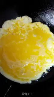 Make Tomato fried eggs step 2