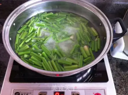 Make Seameat celery step 1