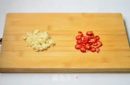 Make Garlic Dutch beans step 1
