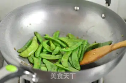 Make Garlic Dutch beans step 4