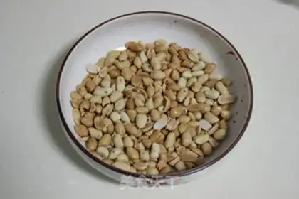 Make Peanut soup step 1