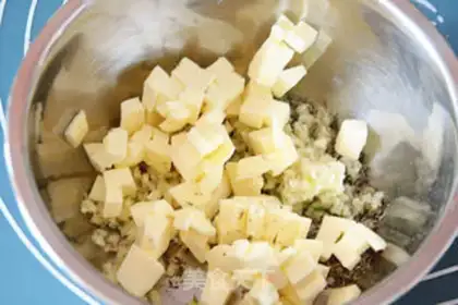 Make Natural fermented garlic soft bread step 1