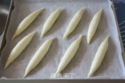 Make Natural fermented garlic soft bread step 13