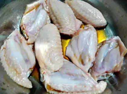 Make Curry chicken wings step 1
