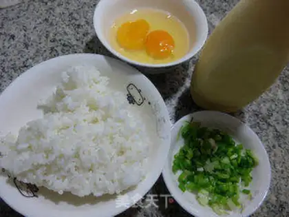 Make Soy sauce, egg fried rice step 0
