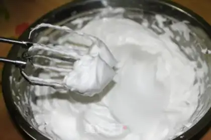 Make Yogurt cake step 6