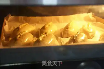 Make Natural fermented garlic soft bread step 18