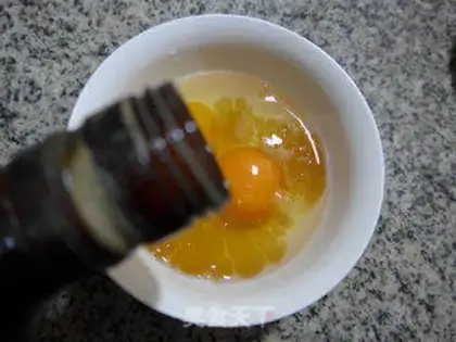 Make Soy sauce, egg fried rice step 1