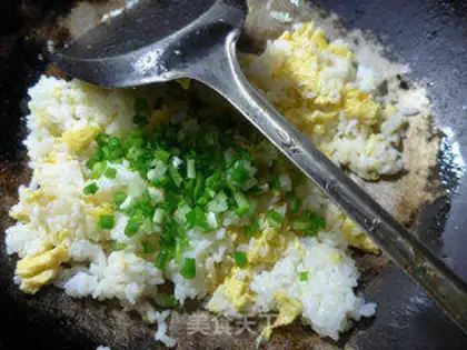Make Soy sauce, egg fried rice step 5