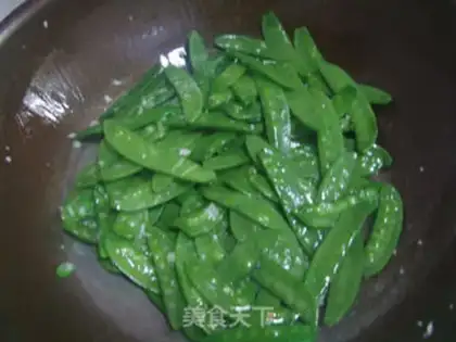 Make Garlic Dutch beans step 2