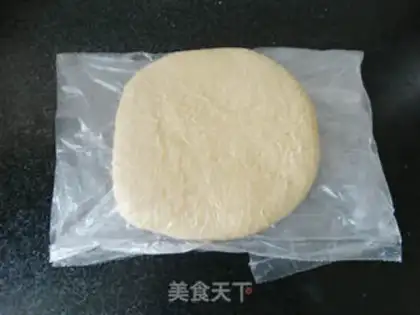 Make Danish hands tore bread step 1