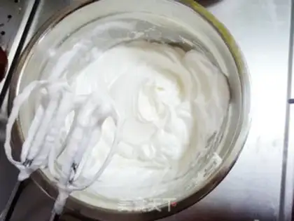 Make Yogurt kipper cake step 11