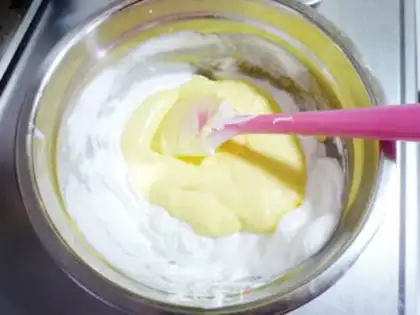 Make Yogurt kipper cake step 14