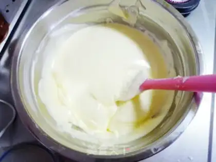 Make Yogurt kipper cake step 15