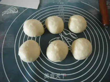 Make Sour cream bottom bread step 4