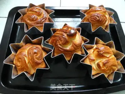 Make Danish hands tore bread step 11