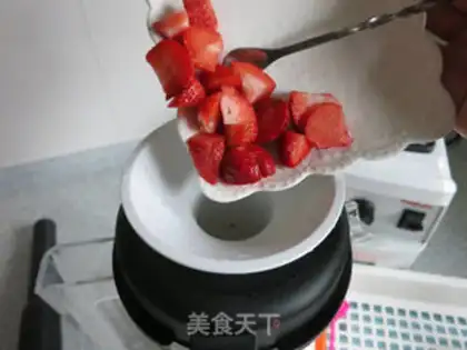 Make Strawberry milk step 2
