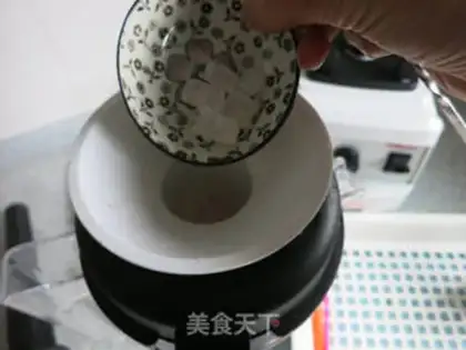 Make Strawberry milk step 3