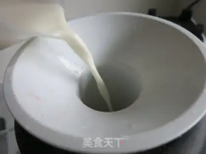 Make Strawberry milk step 4