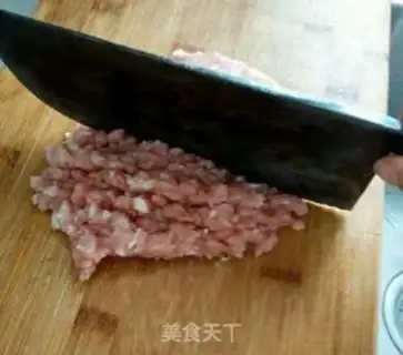 Make Black pepper pork step 1