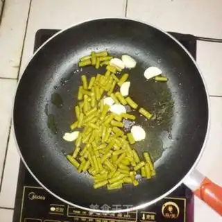 Make Spicy pig skin step 4