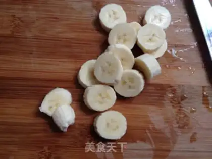 Make Banana strawberry yogurt step 2