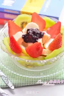 Make Banana strawberry yogurt step 7