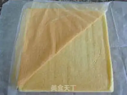 Make Strawberry roll step 18