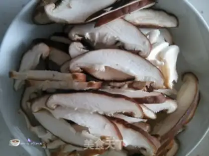 Make Flaming mushrooms with fish step 1
