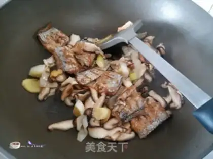 Make Flaming mushrooms with fish step 7