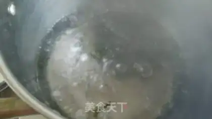 Make Cream shrimp omelet soup step 1