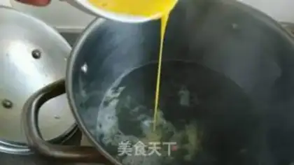 Make Cream shrimp omelet soup step 3