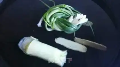 Make Roasted chicken noodles step 1