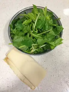 Make Spinach and bean peel step 0