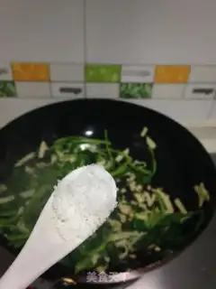 Make Spinach and bean peel step 4