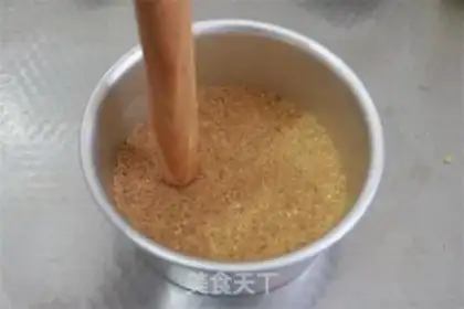 Make Caramel banana cheesecake step 2